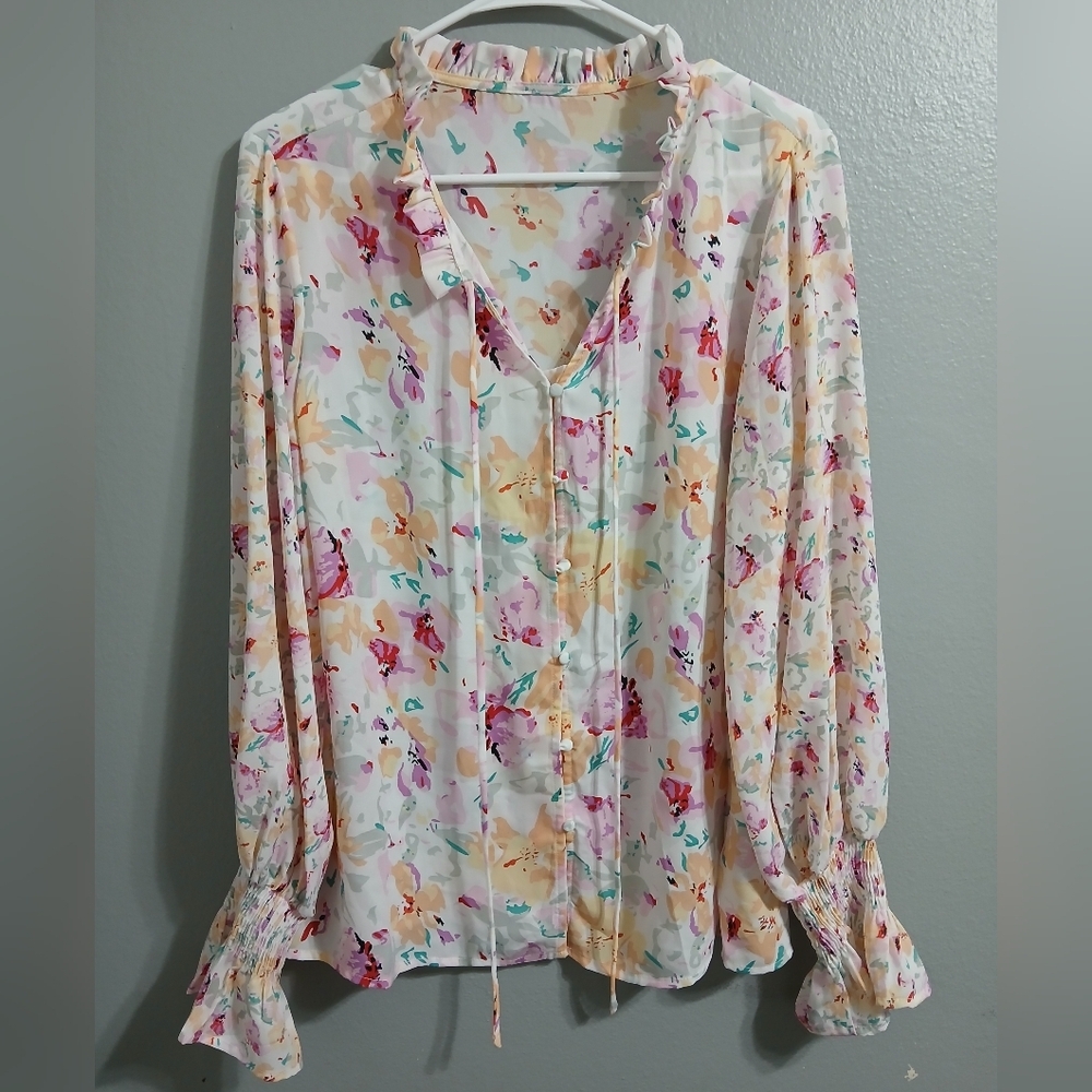 Floral Women's Top - Picture 2 of 9